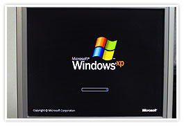 Windowsのロゴから進まない