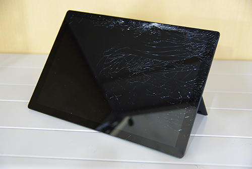 Microsoft Surface Pro 7 液晶交換 液晶が割れた