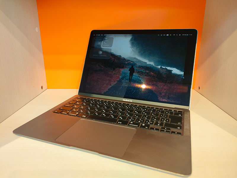Apple MacBook Air(M1, 2020)A2337 液晶画面に線が入った 液晶交換 メーカー修理が高い