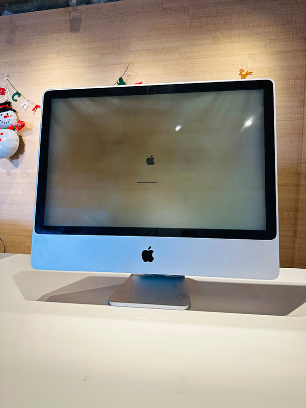 Apple iMac（24-inch, Mid 2007）A1225 起動しない 液晶画面が黄色い