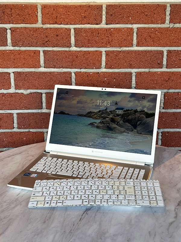 Dynabook AZ/HRG W6AZHR7CBG 水をこぼしてキーボードが反応しない