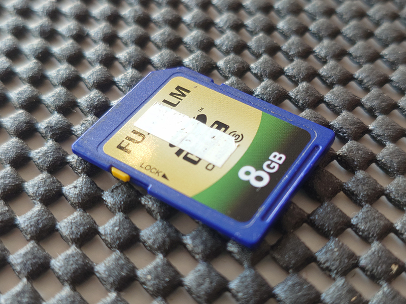 富士フイルム FUJIFILM SDカード 「フォーマットする必要があります。フォーマットしますか?」