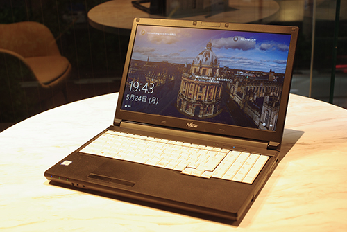 富士通 LIFEBOOK A576/PX 動作が遅い HDD交換 メモリ増設