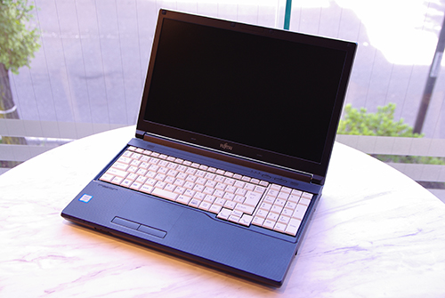 富士通 LIFEBOOK A576/TX FMVA3702NP キーボードのキーが取れた キーボード交換