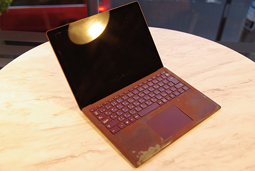 Microsoft Surface Laptop 2 バッテリー交換