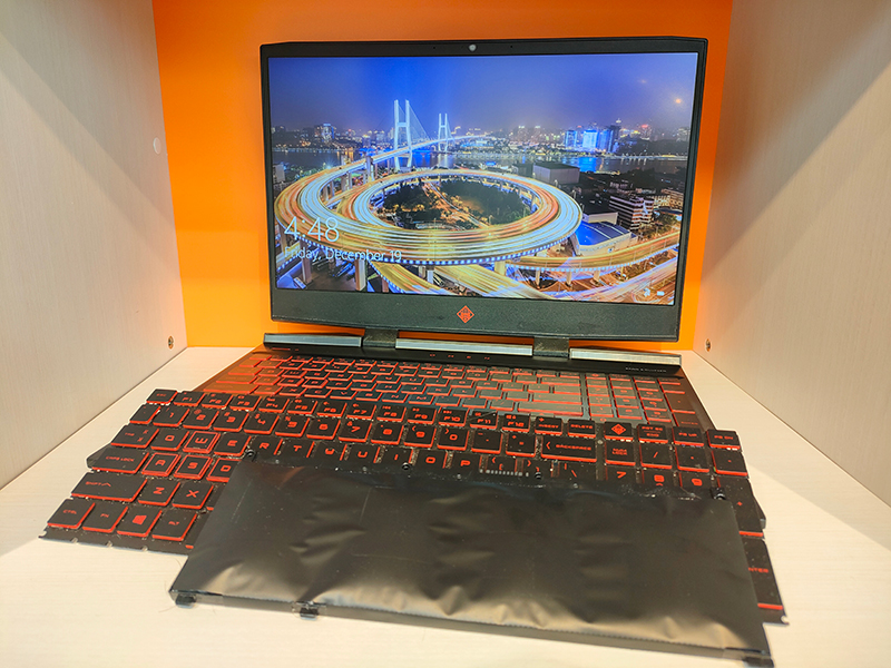 OMEN by HP 15-dc1025cl 海外購入 キーボード修理 バッテリー交換
