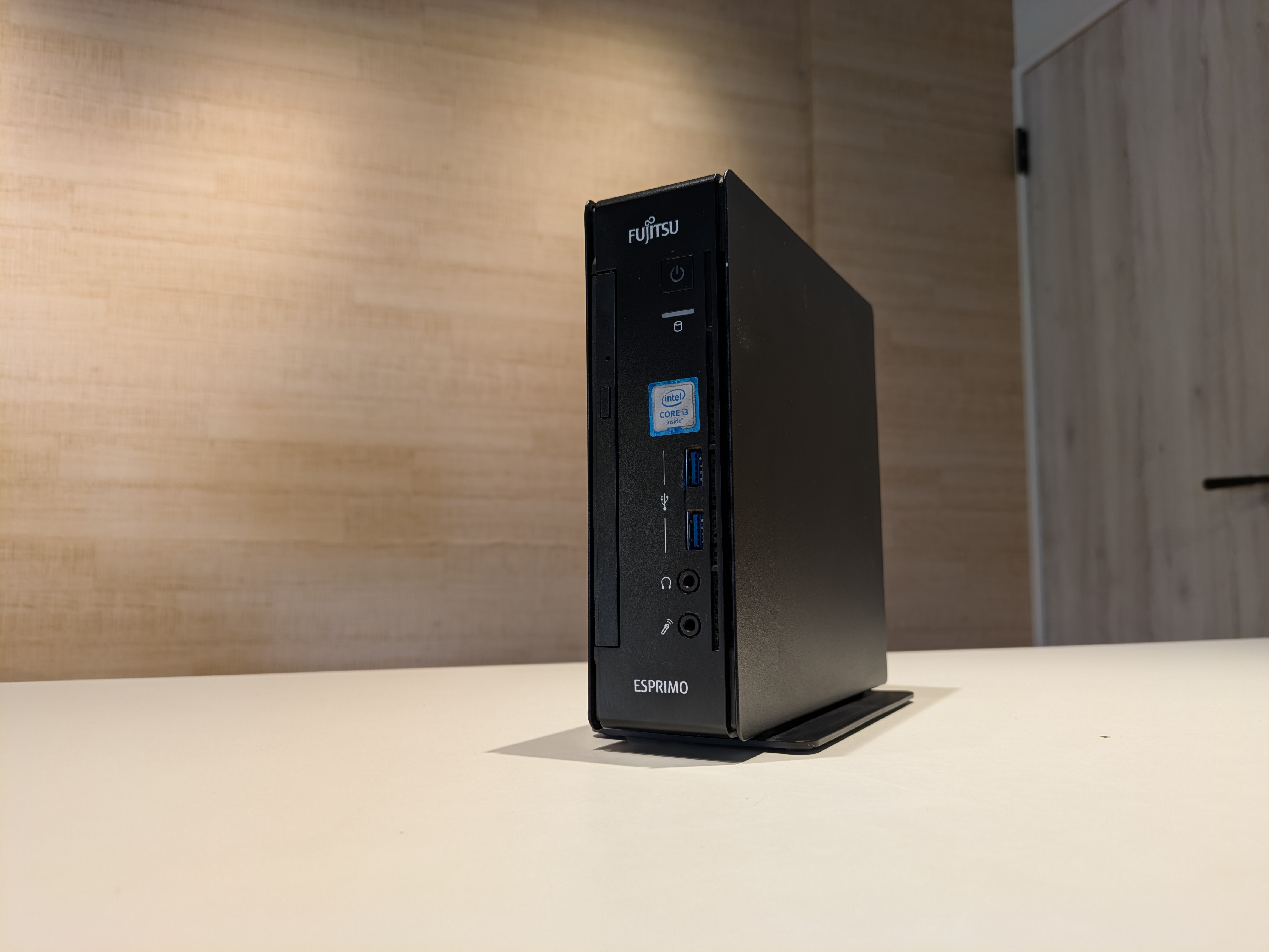 富士通 ESPRIMO WD1/A3 ロゴが表示されたまま起動しない