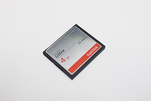 SanDisk CompactFlash 4GB データ復旧 認識しない