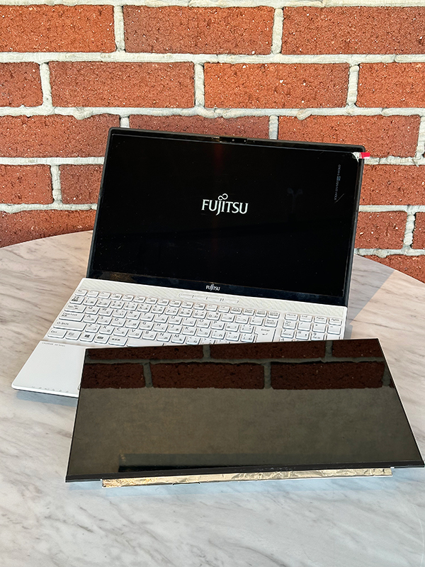 富士通 LIFEBOOK AH44/E FMVA44EW 液晶表示がおかしい 液晶交換