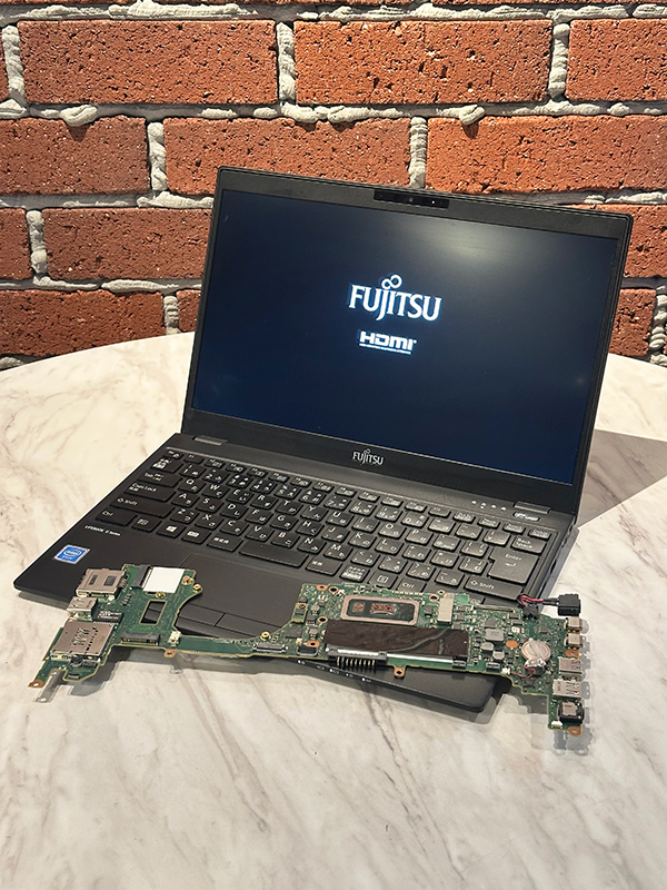 富士通 LIFEBOOK U939/B FMVU24013 電源が入らない マザーボード交換